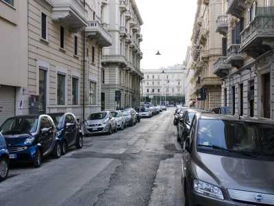 Via XXIV maggio: qui ebbe vita dal 1925 al 1927 il Teatro La fenice